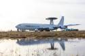 Et NATO E-3A AWACS fly står parkert på Rygge flystasjon under øvelsen Nordic Response 2024.